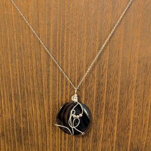 Elegant Black and Silver Pendant Necklace